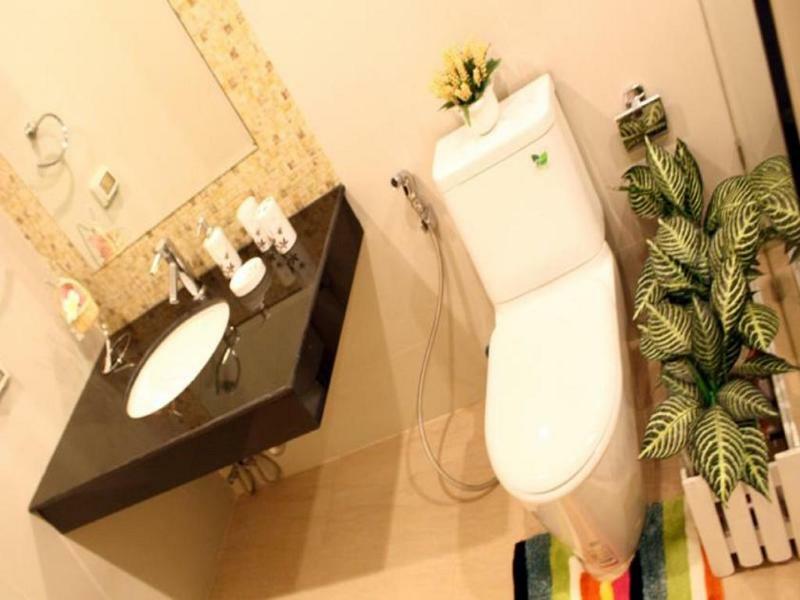 Khách sạn Greenview Ekkamai 10