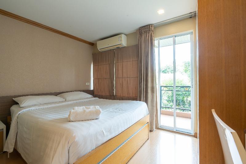 Khách sạn Greenview Ekkamai 10 3*