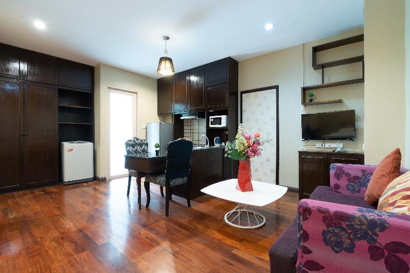 Khách sạn Greenview Ekkamai 10 3*